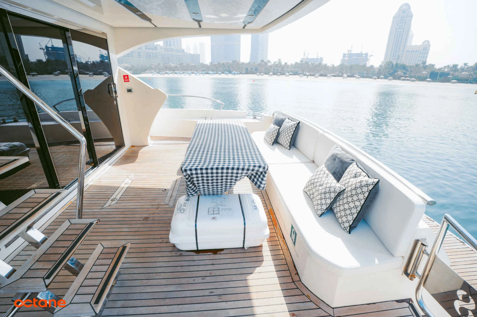 SeaStella 68 Flybridge SeaStella 68 Flybridge