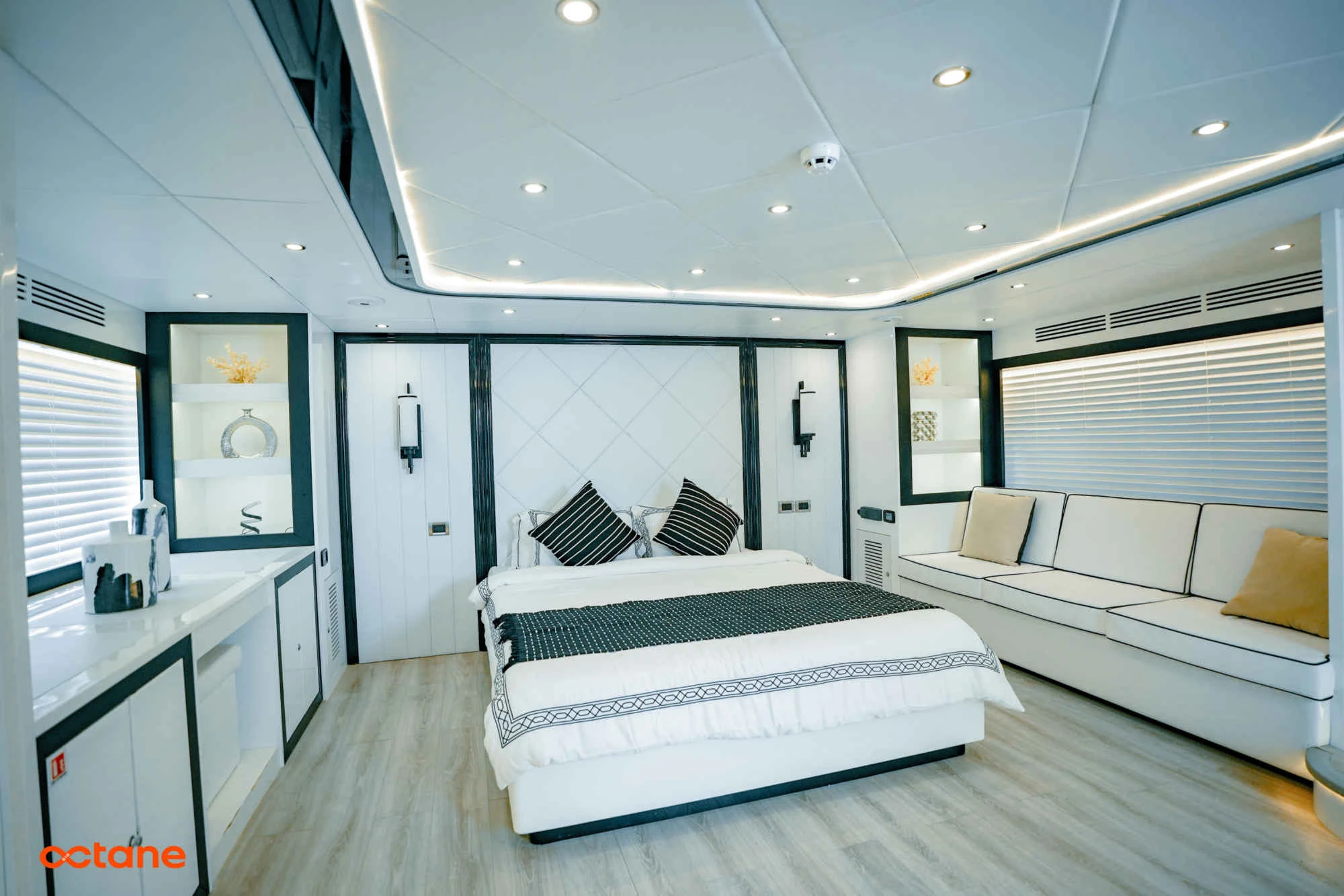SeaStella 68 Flybridge SeaStella 68 Flybridge