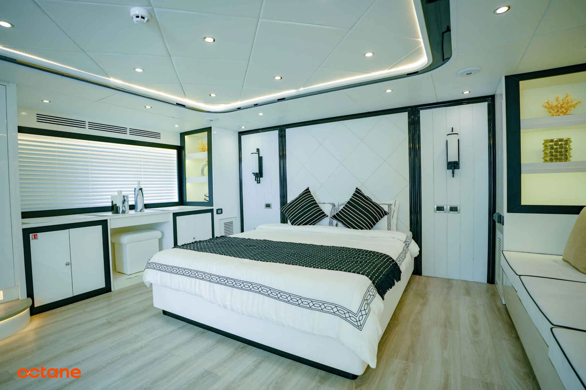 SeaStella 68 Flybridge SeaStella 68 Flybridge
