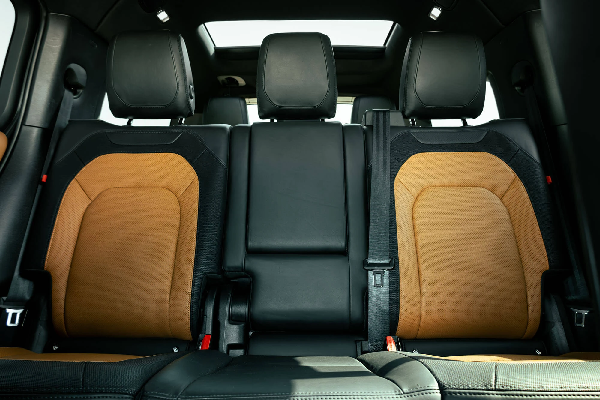 Land Rover Defender 130 אפור