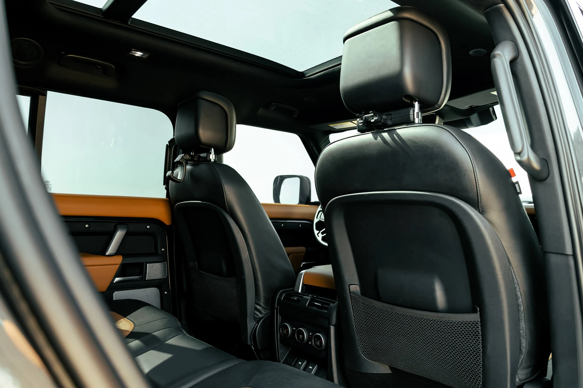 Land Rover Defender 130 אפור