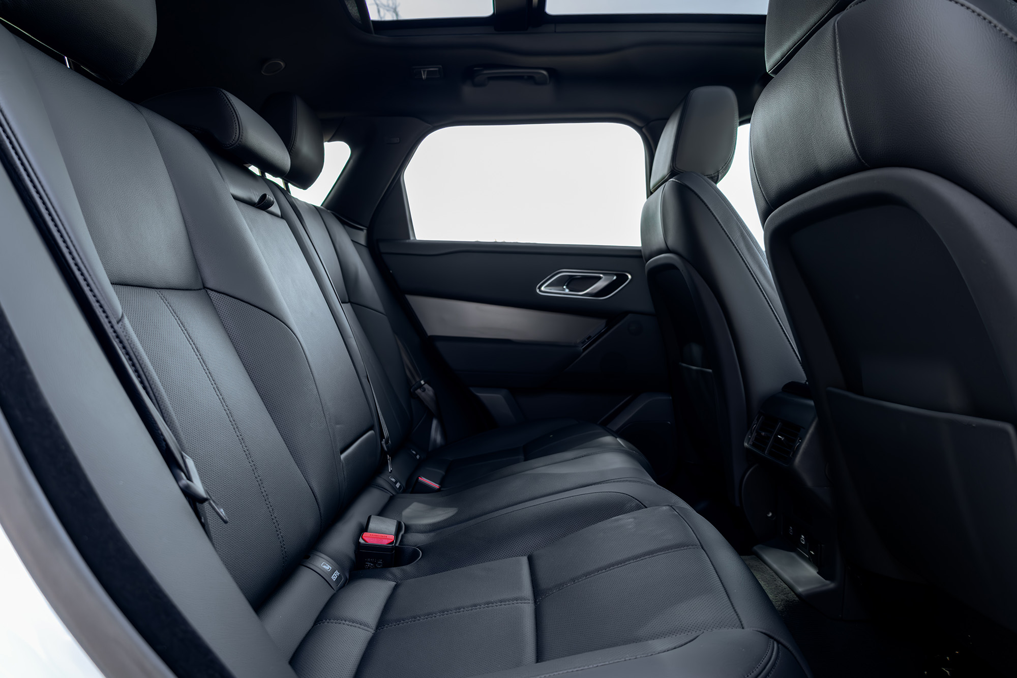 לנד רובר Range Rover Velar לבן לנד רובר Range Rover Velar לבן