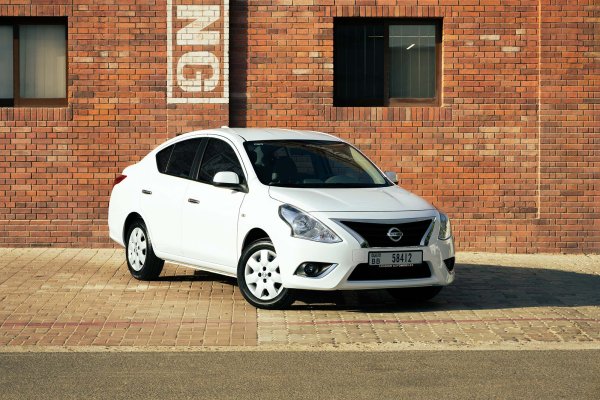 Nissan Zonnig Wit