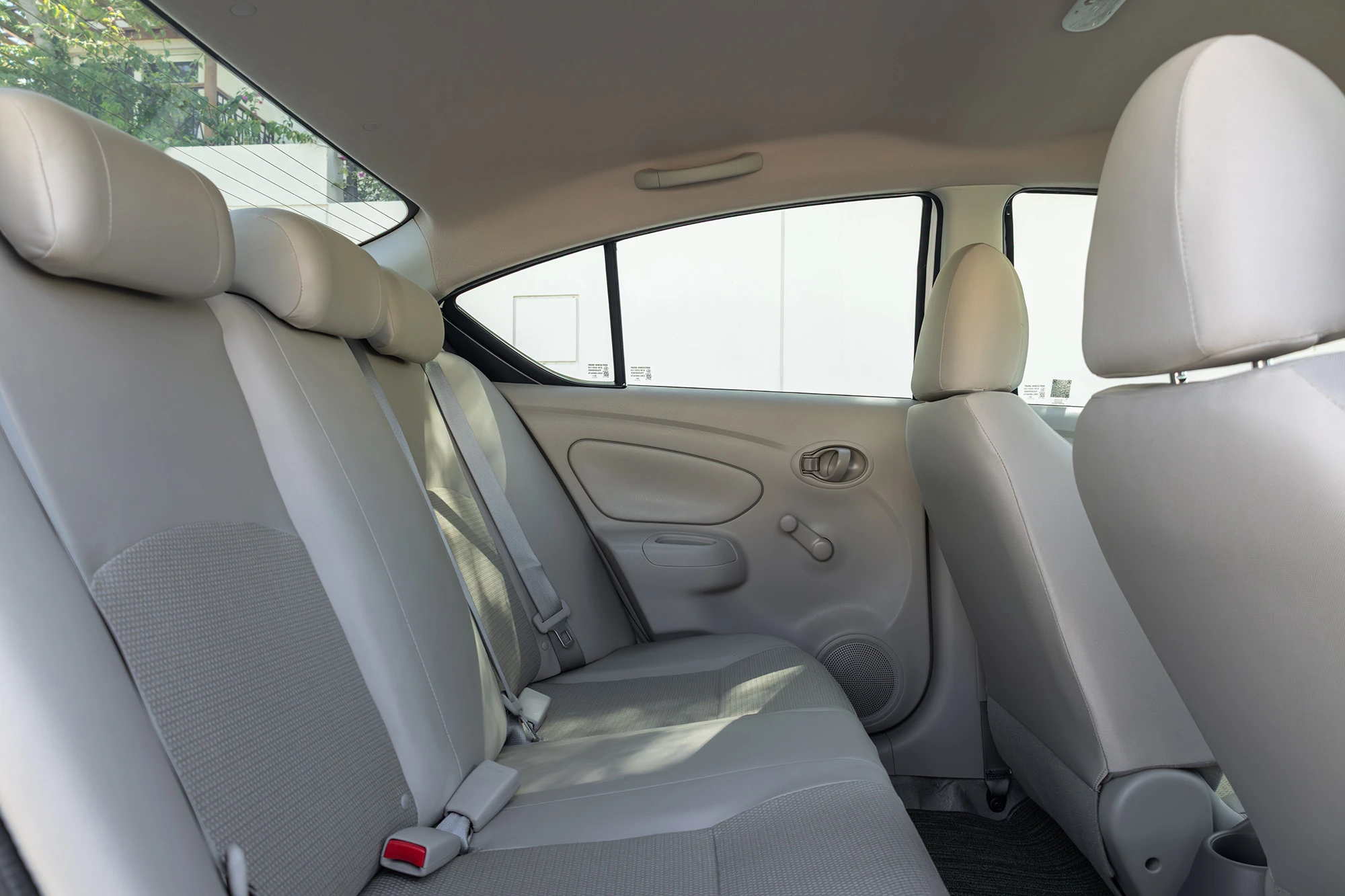 Nissan Sunny White Nissan Sunny White