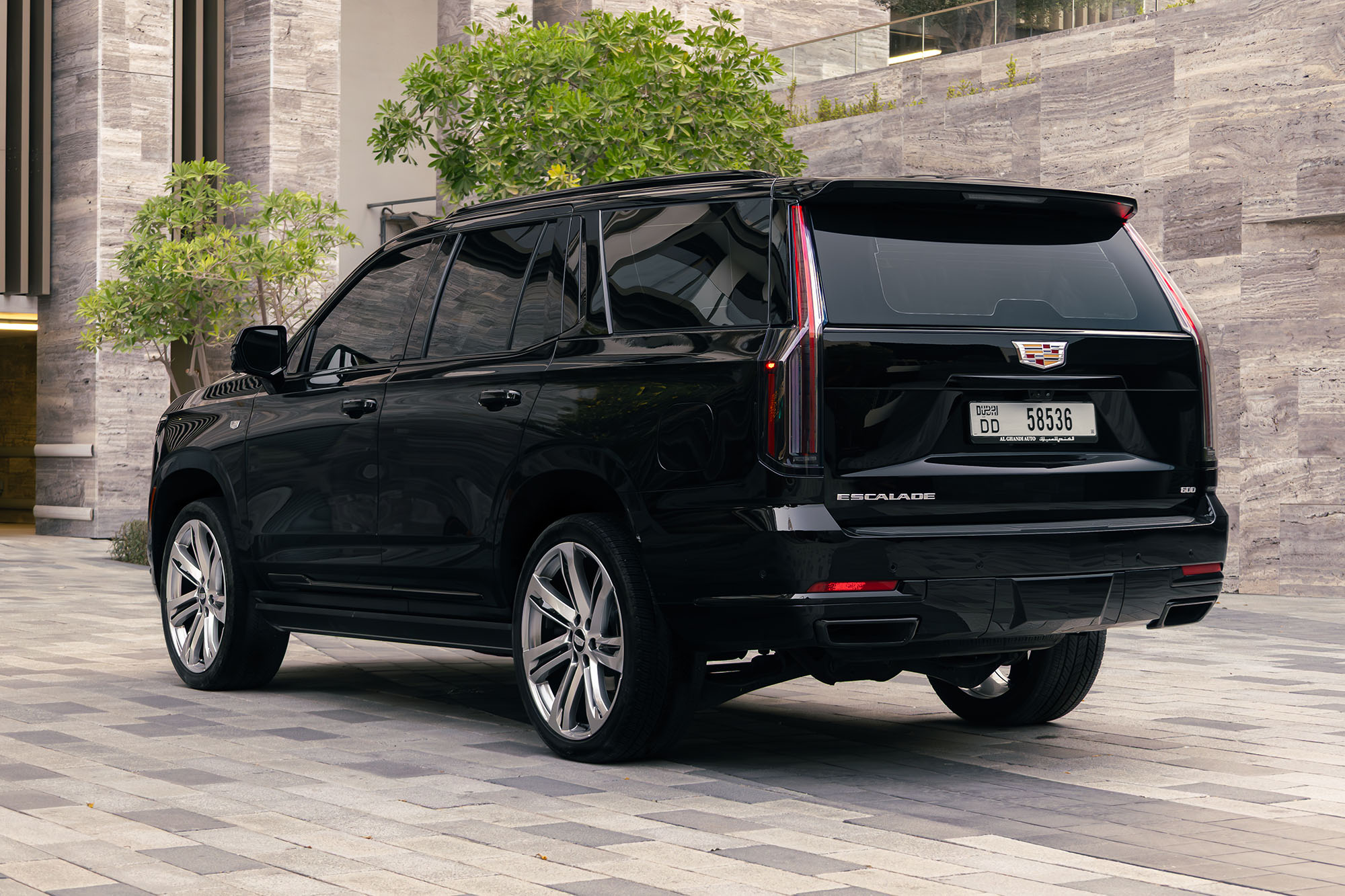 Cadillac Escalade דור חדש שחור
