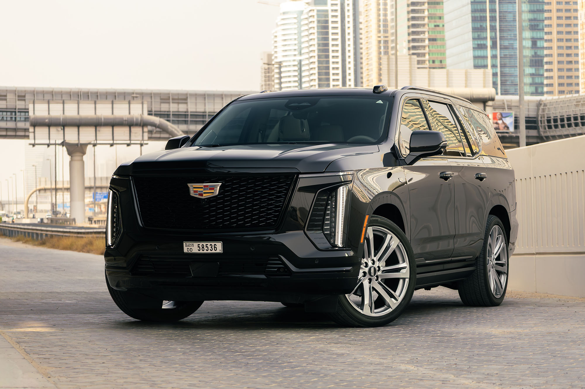 Cadillac Escalade דור חדש שחור