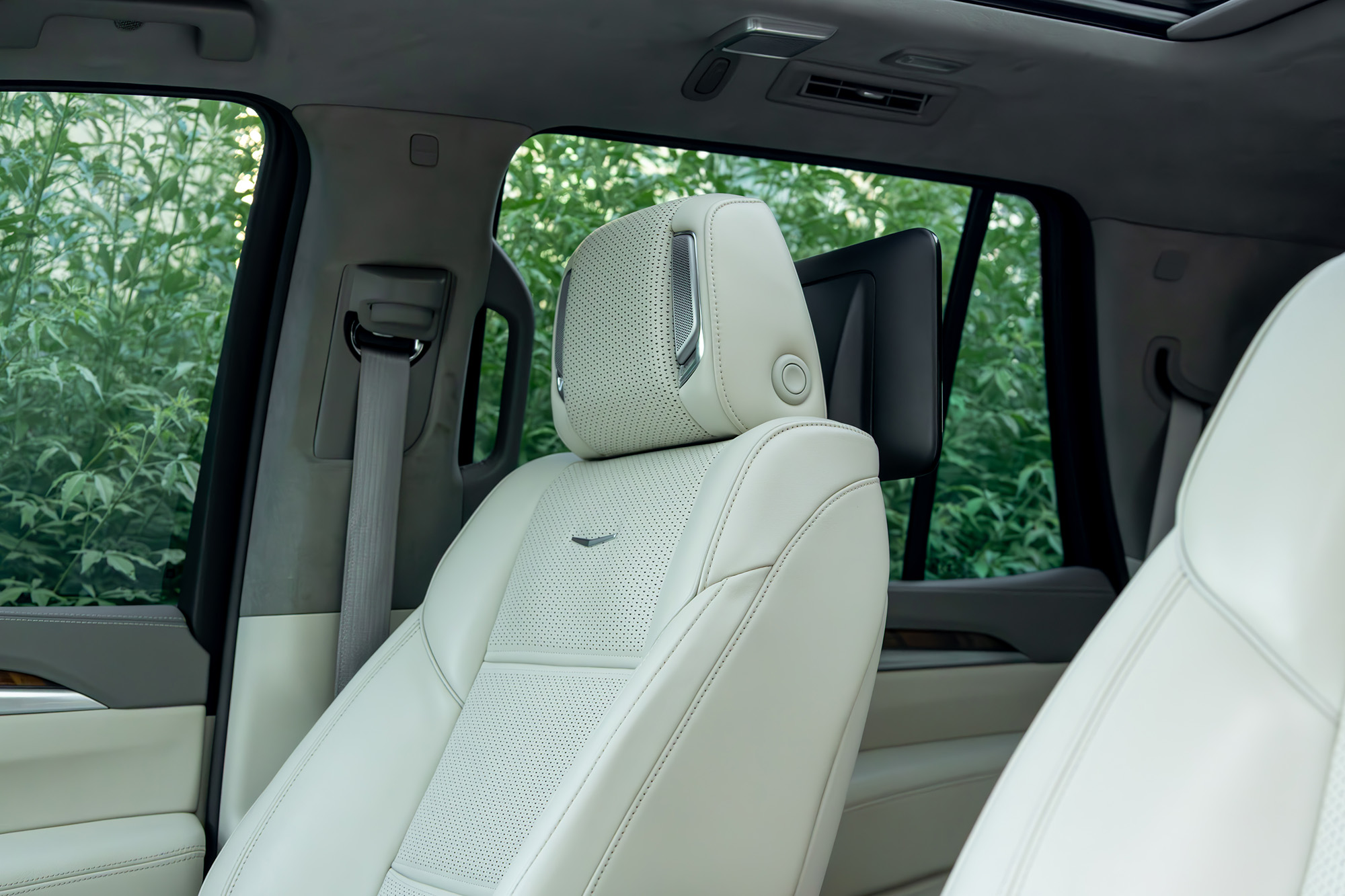 Cadillac Escalade דור חדש שחור