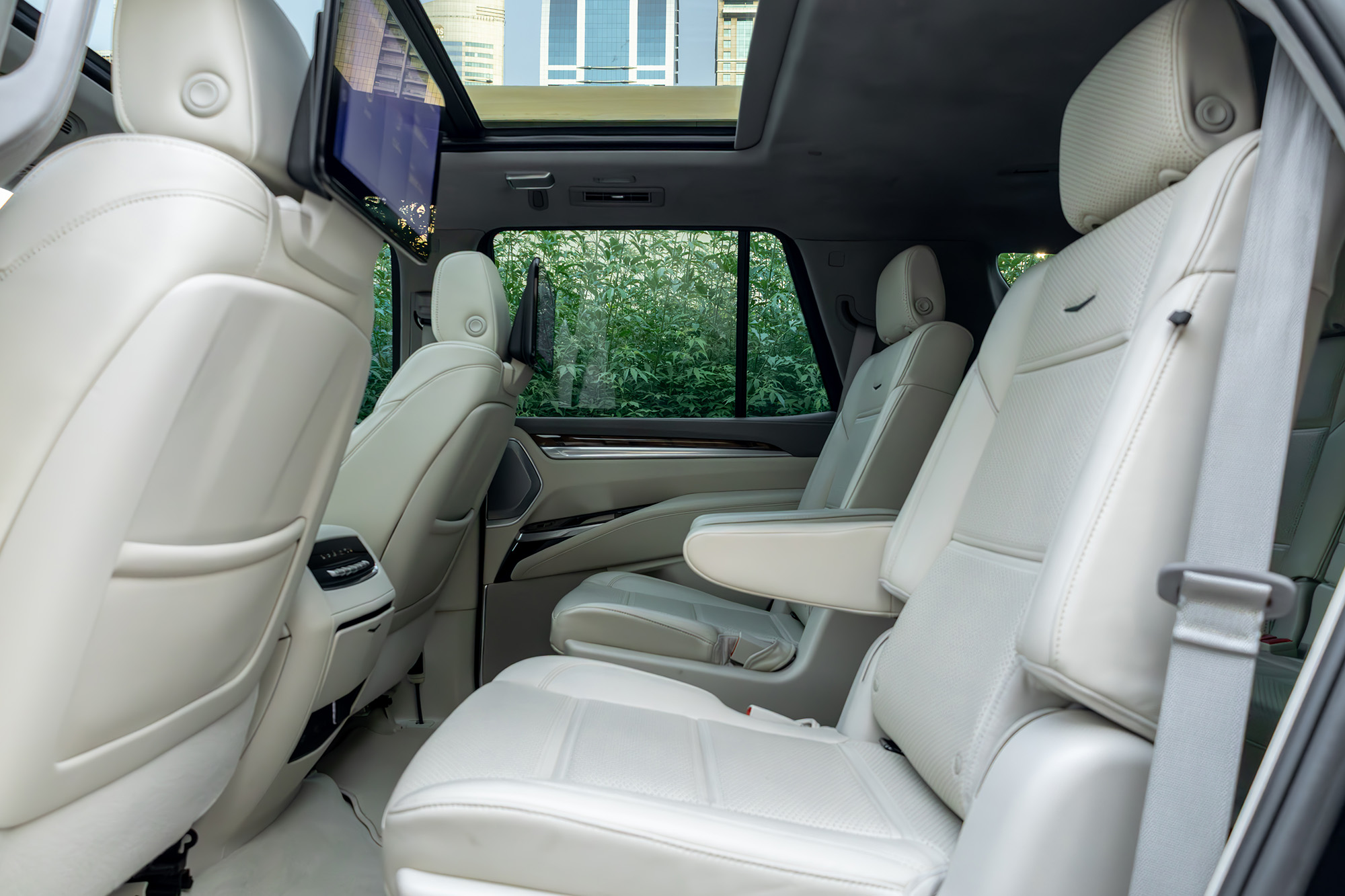 Cadillac Escalade דור חדש שחור