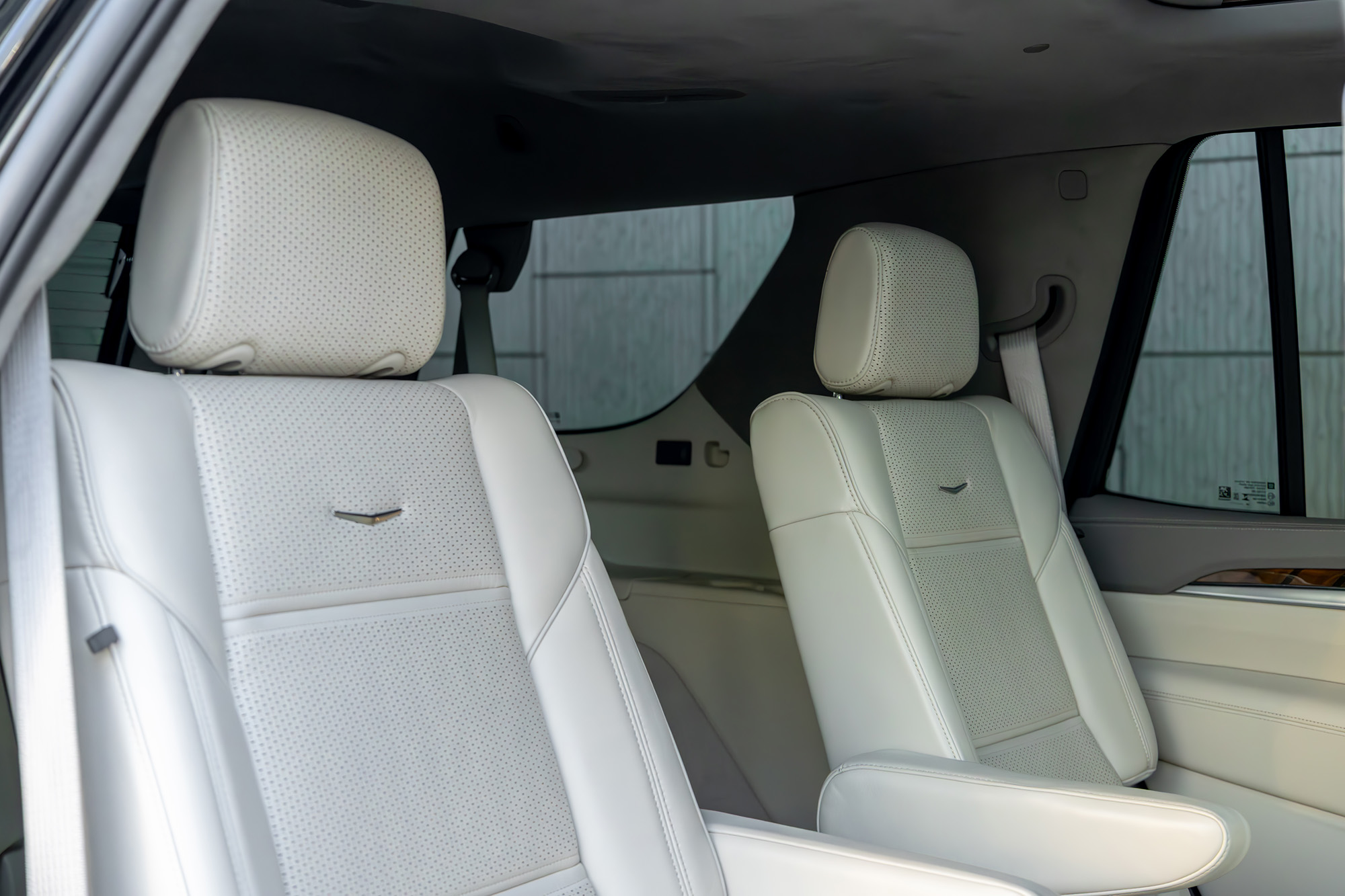 Cadillac Escalade דור חדש שחור