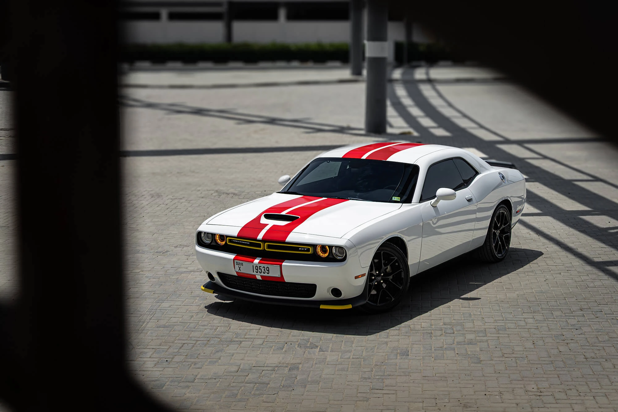 Dodge Challenger GT Beyaz Kırmızı Dodge Challenger GT Beyaz Kırmızı