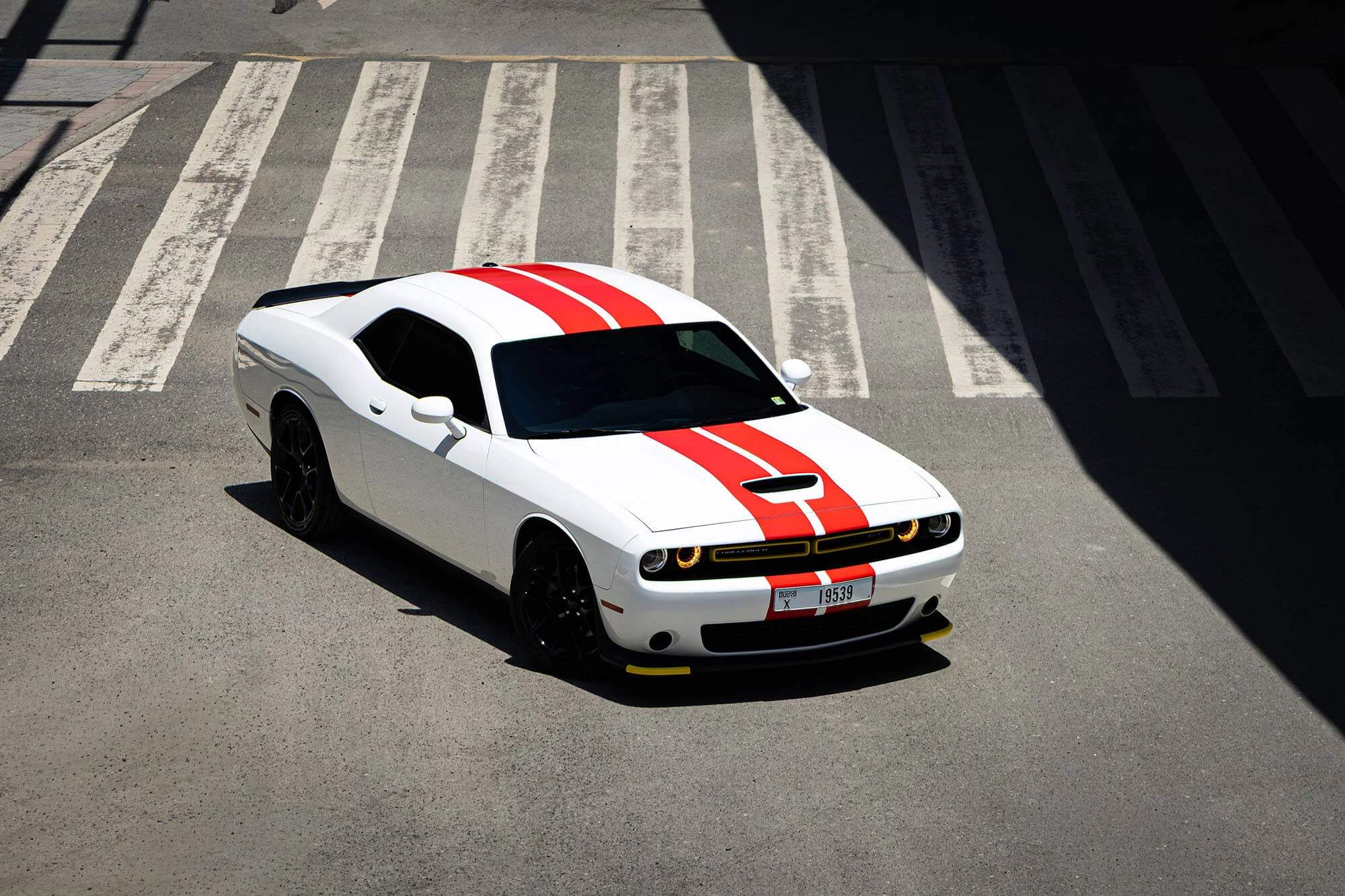 Dodge Challenger GT Beyaz Kırmızı Dodge Challenger GT Beyaz Kırmızı
