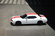 Dodge Challenger GT לבן-אדום Dodge Challenger GT לבן-אדום