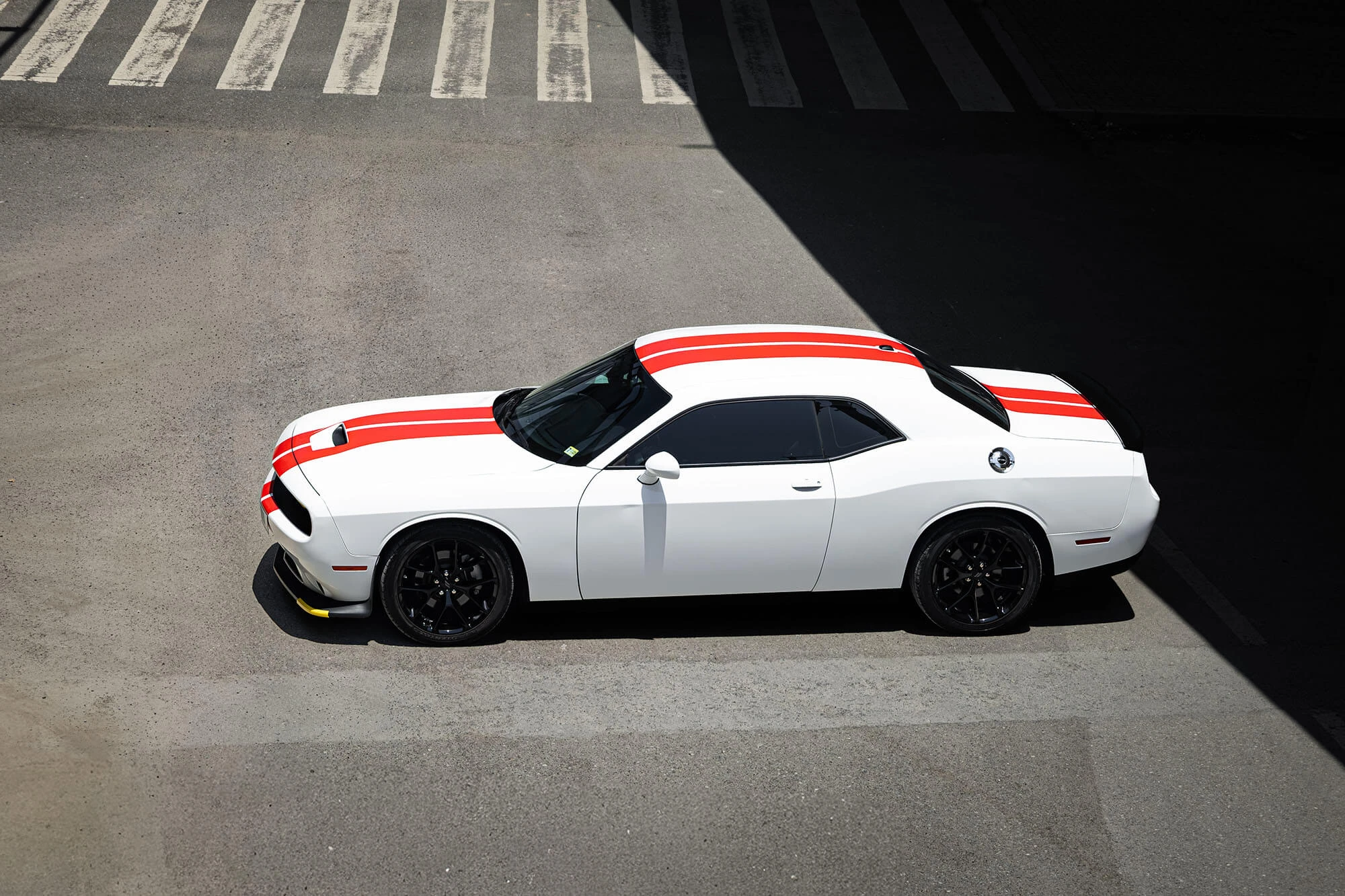 Dodge Challenger GT Beyaz Kırmızı Dodge Challenger GT Beyaz Kırmızı