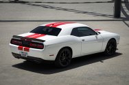 Dodge Challenger GT לבן-אדום Dodge Challenger GT לבן-אדום