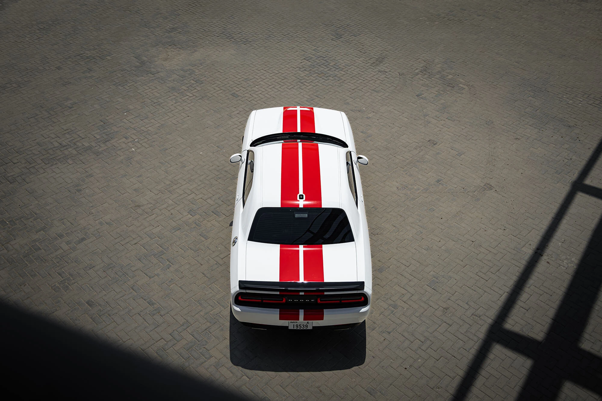 Dodge Challenger GT Beyaz Kırmızı Dodge Challenger GT Beyaz Kırmızı