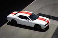 Dodge Challenger GT לבן-אדום Dodge Challenger GT לבן-אדום