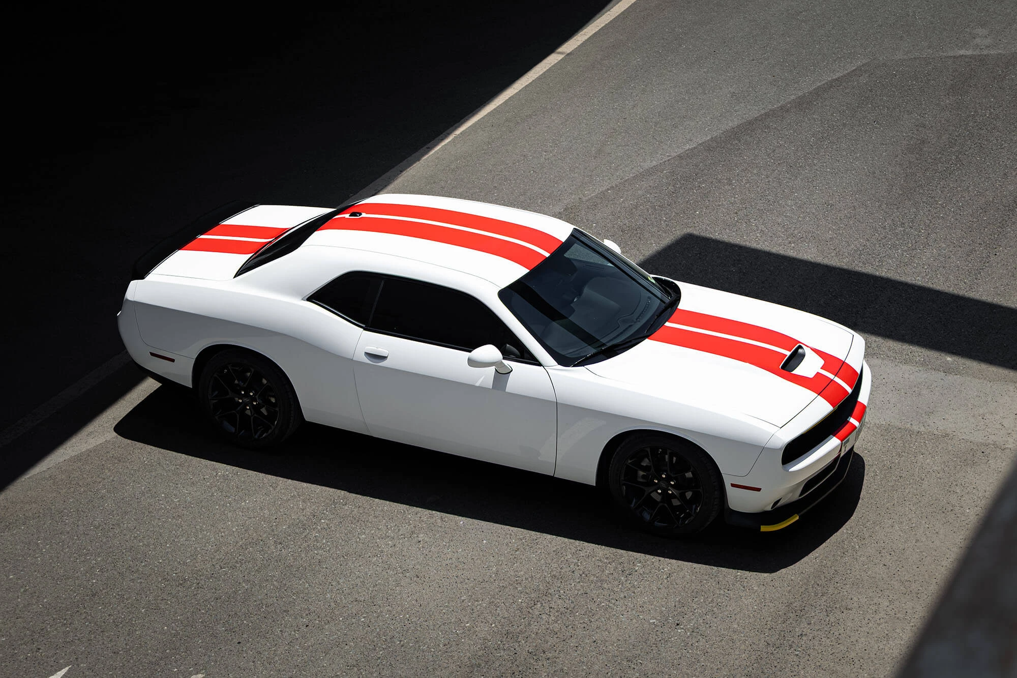 Dodge Challenger GT Beyaz Kırmızı Dodge Challenger GT Beyaz Kırmızı