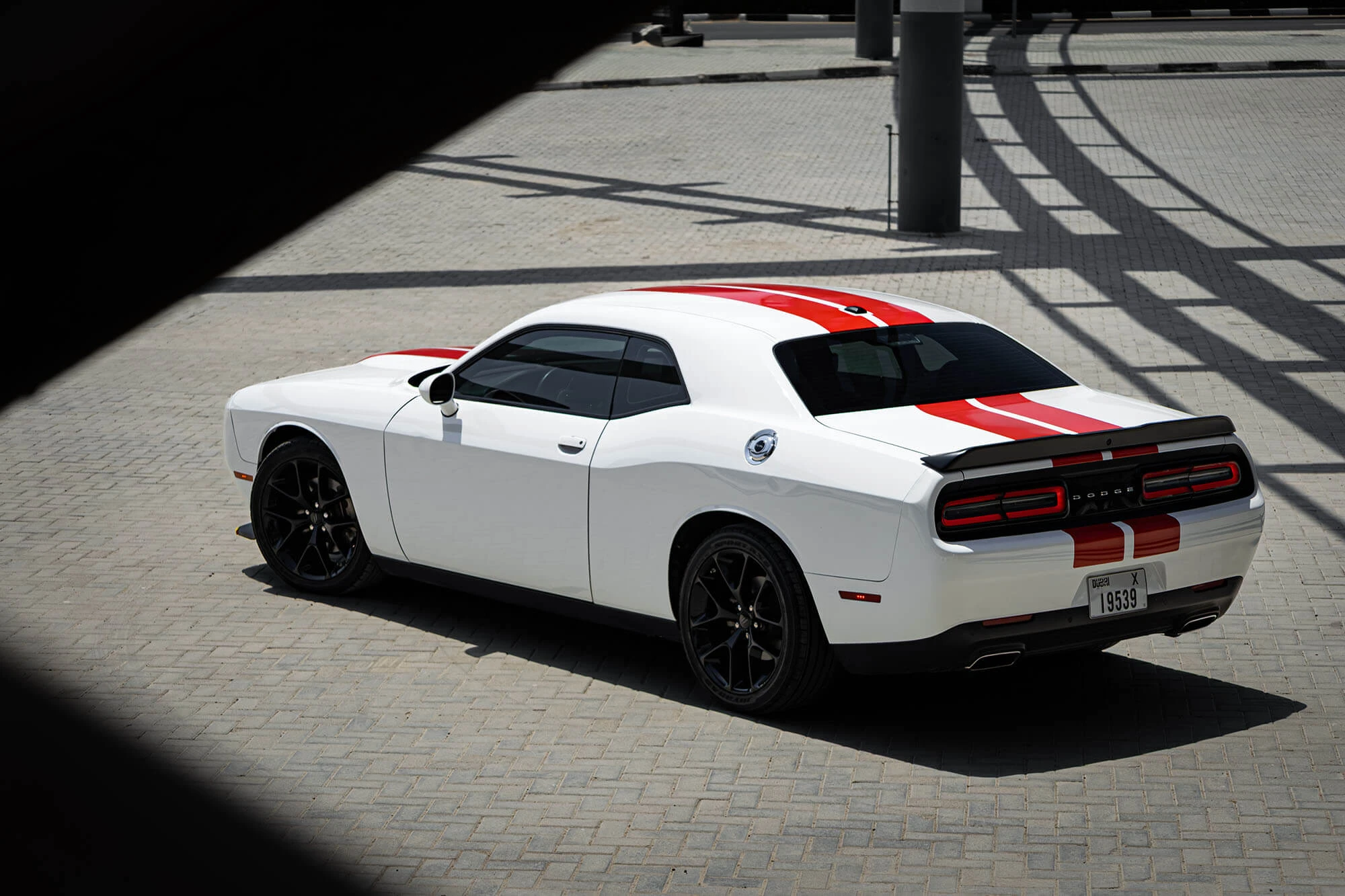 Dodge Challenger GT Beyaz Kırmızı Dodge Challenger GT Beyaz Kırmızı
