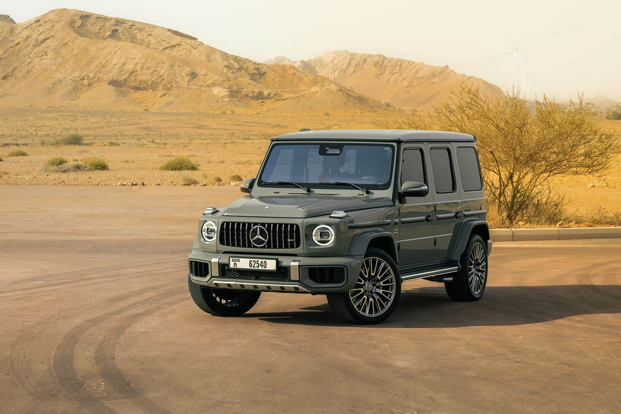 مرسيدس G63 AMG رمادي مرسيدس G63 AMG رمادي