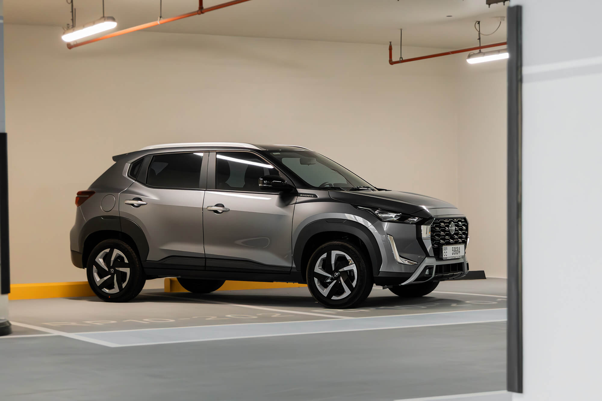 Nissan Magnitgrå Nissan Magnitgrå
