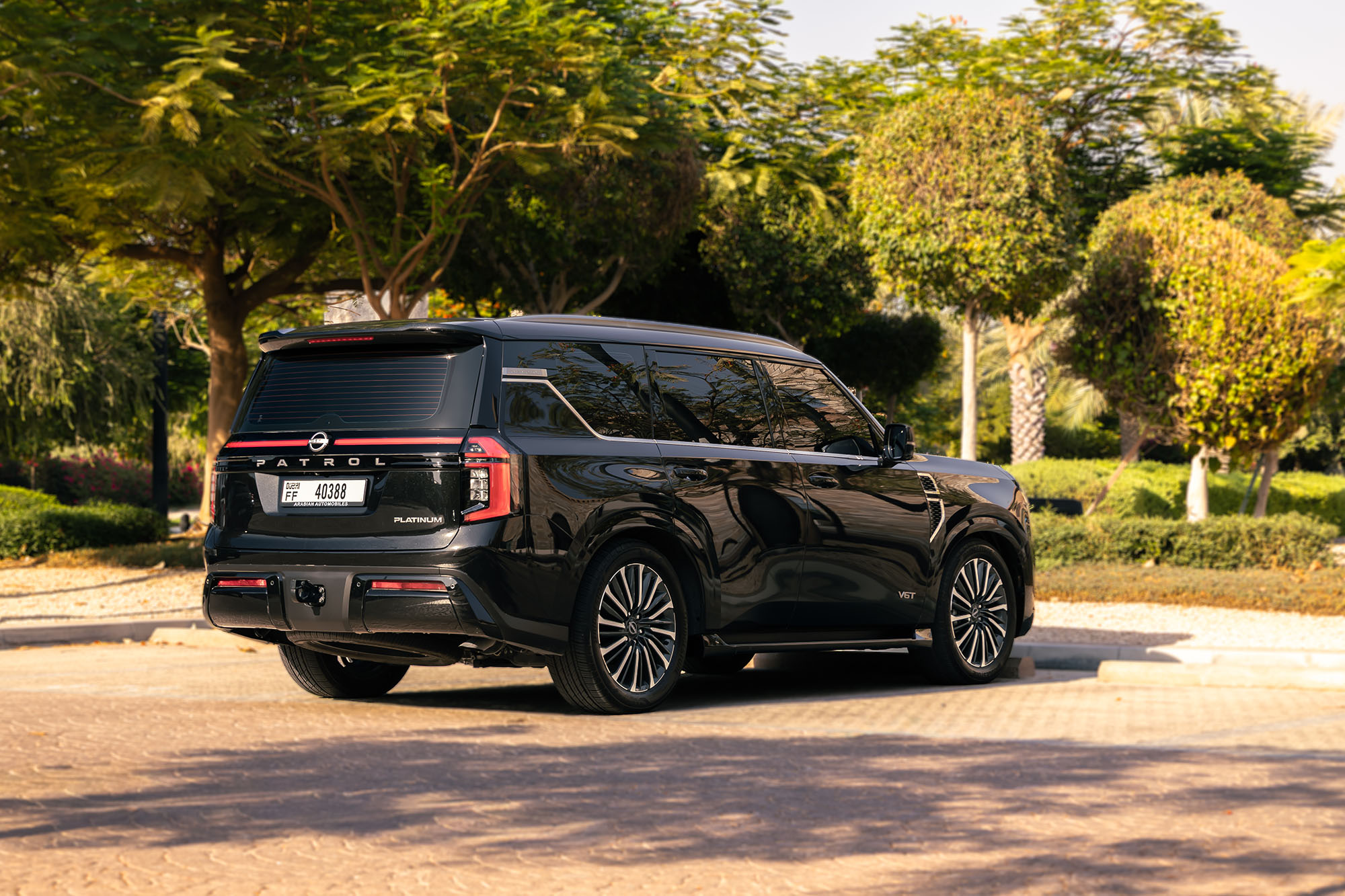 Nissan Patrol מהדור החדש, שחור פלטינה
