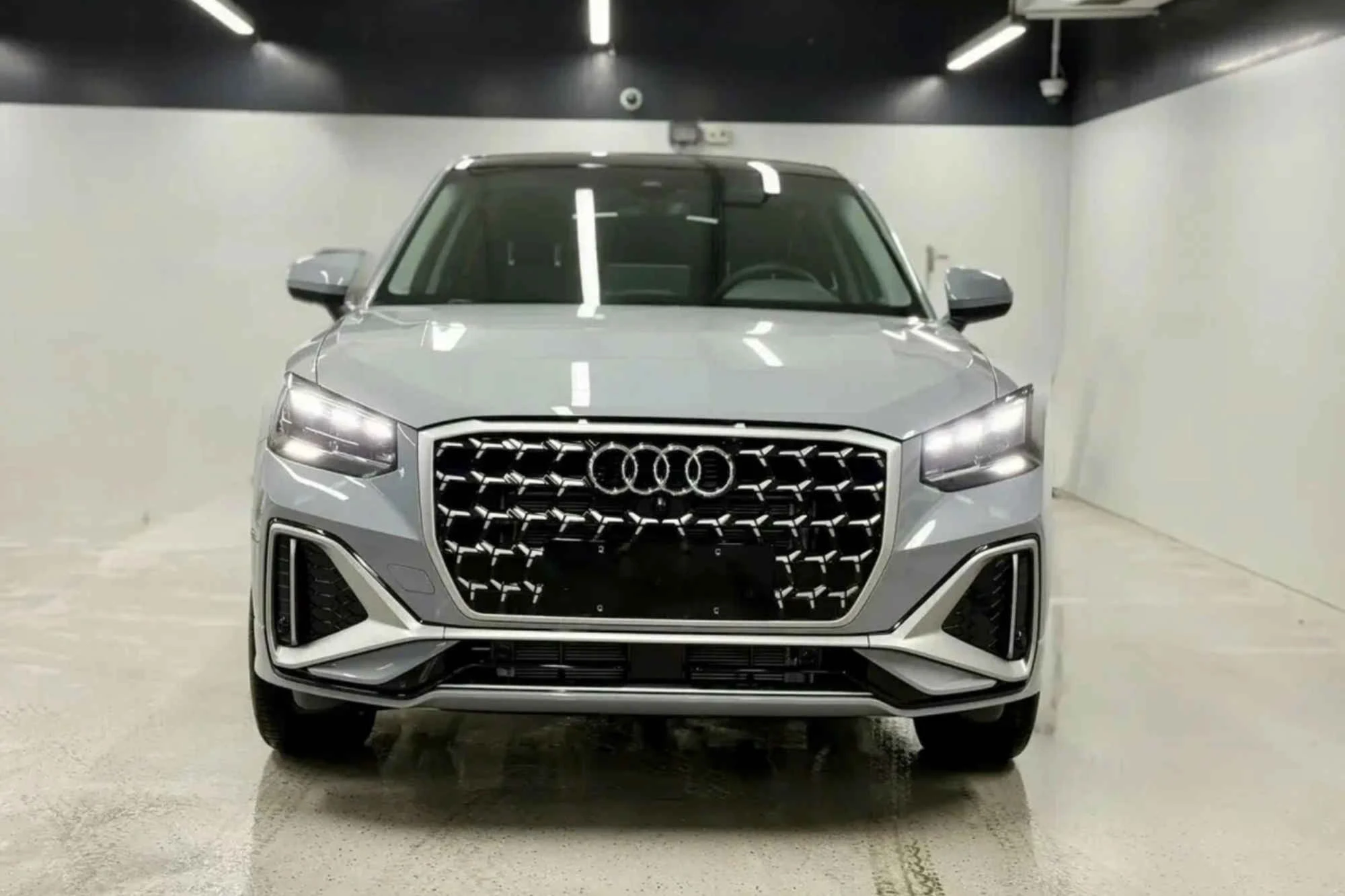 Audi Q2 Grey