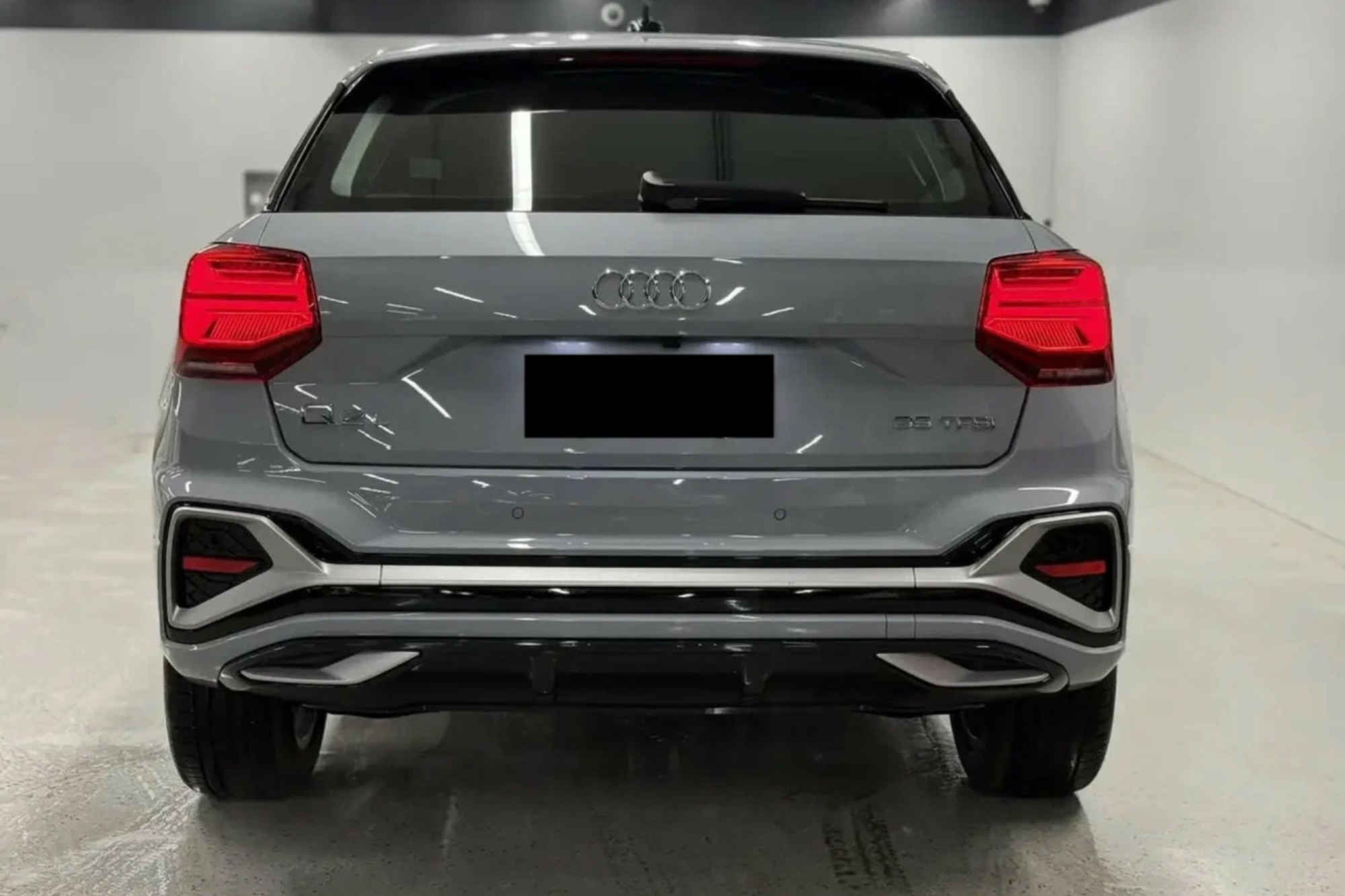 Audi Q2 Grå