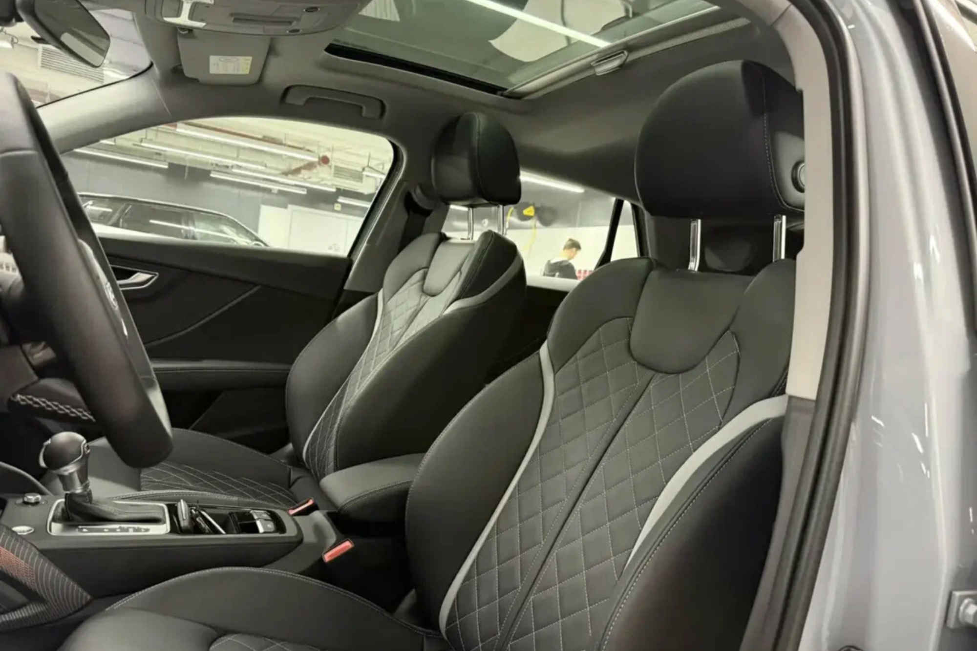 Audi Q2 Grå