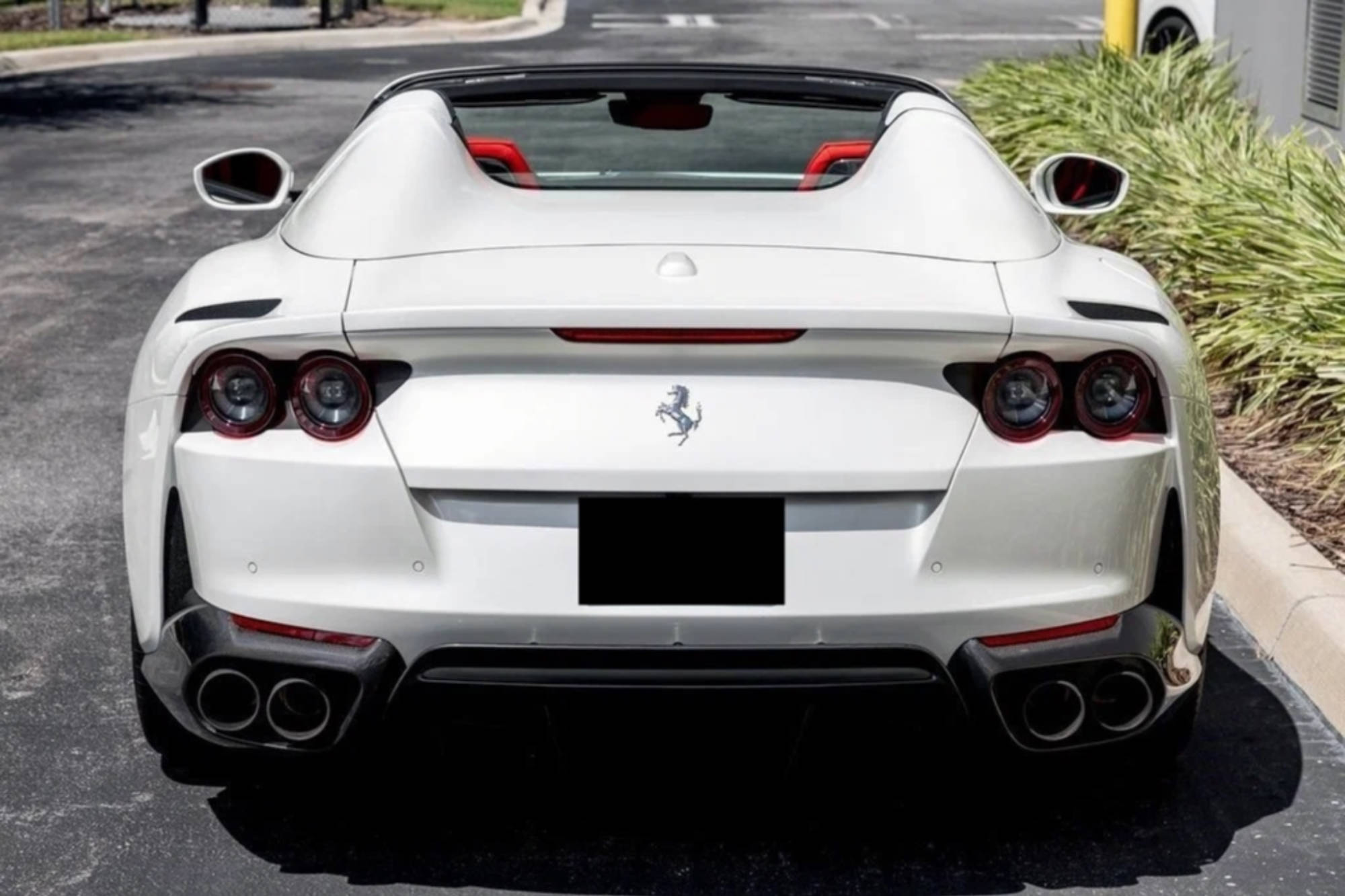 Ferrari 812 GTS Branco