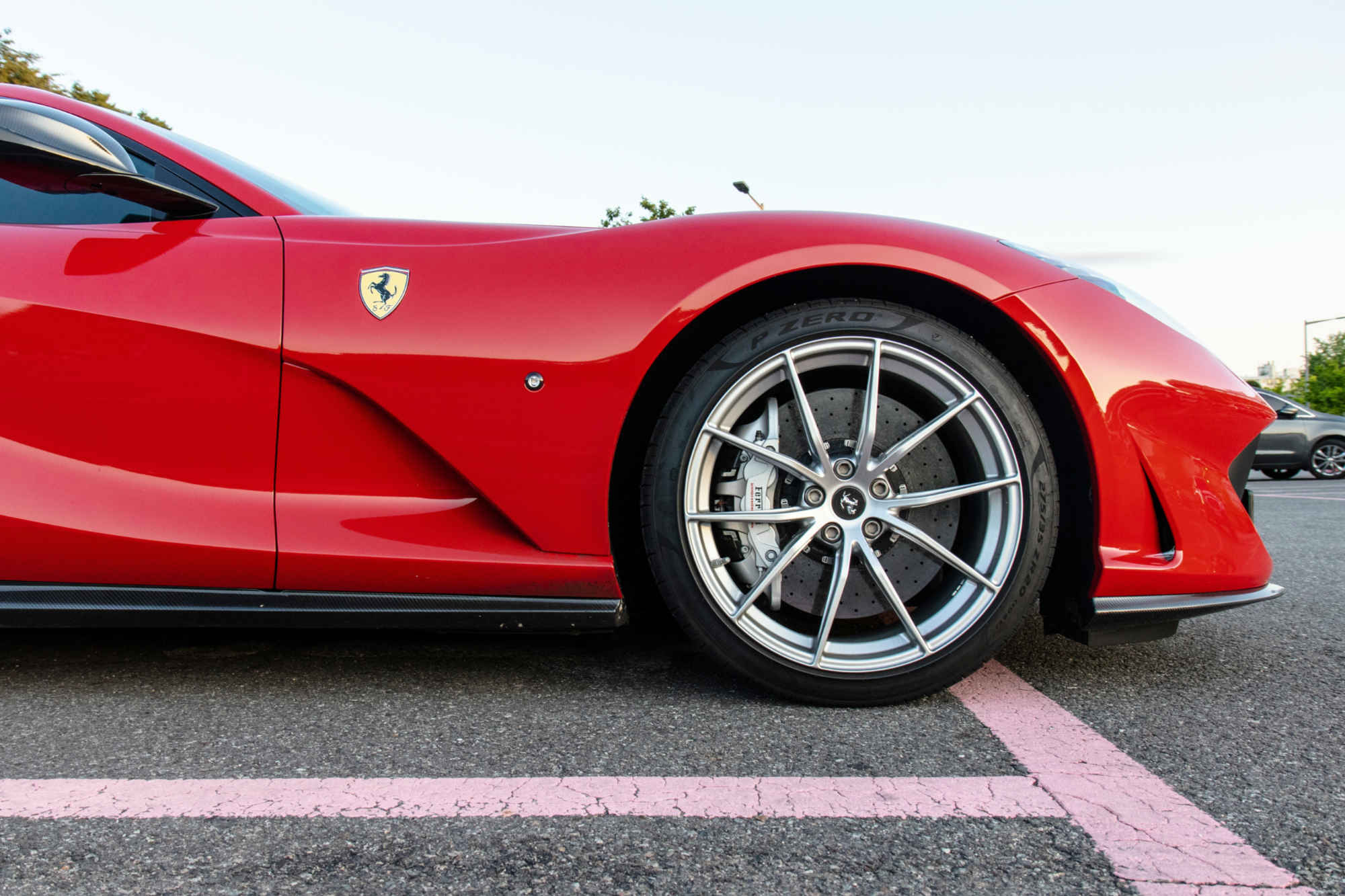 Ferrari 812 Vermelho Superrápido