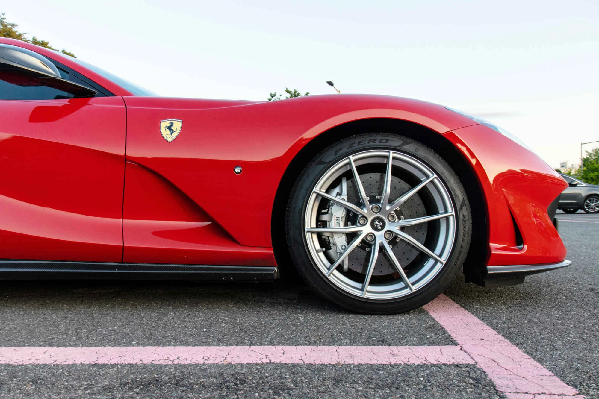 Ferrari 812 Superfast Rood