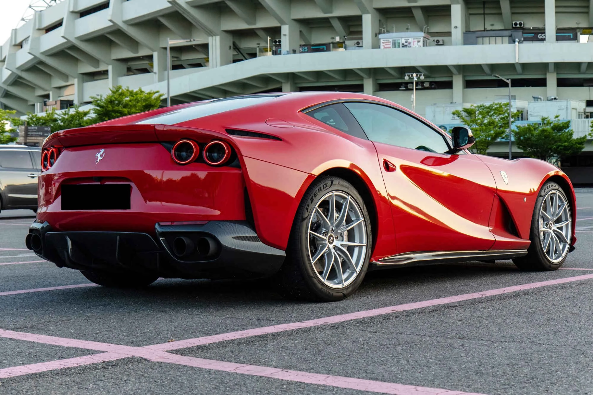 Ferrari 812 Superfast Rood