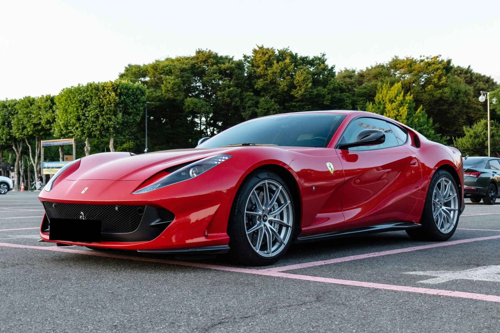 Ferrari 812 Superfast Rood