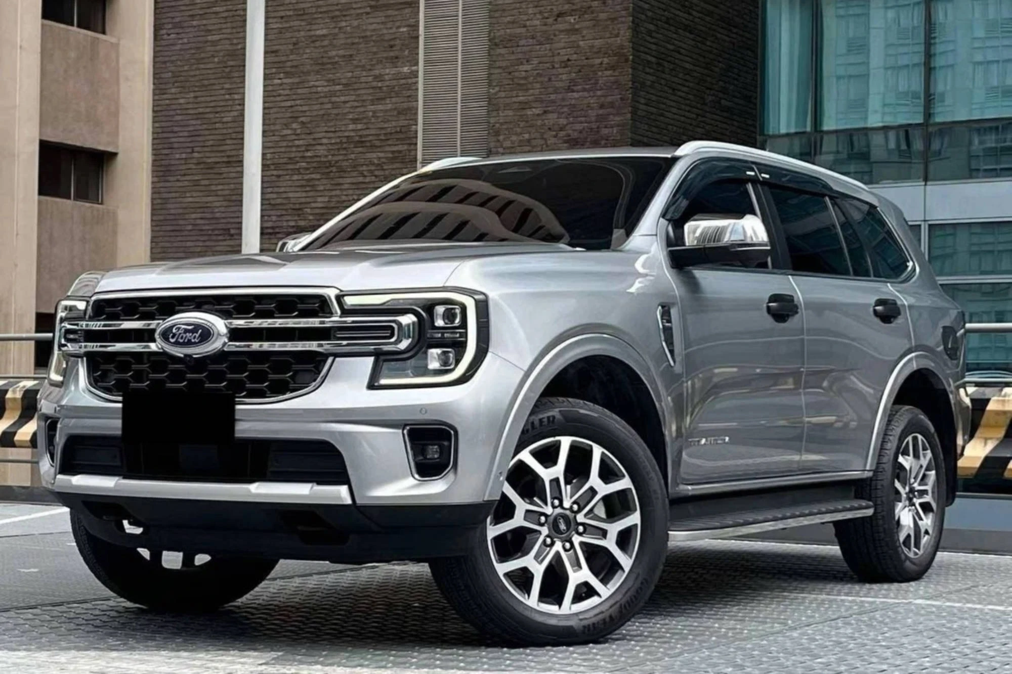 Ford Everest Grey