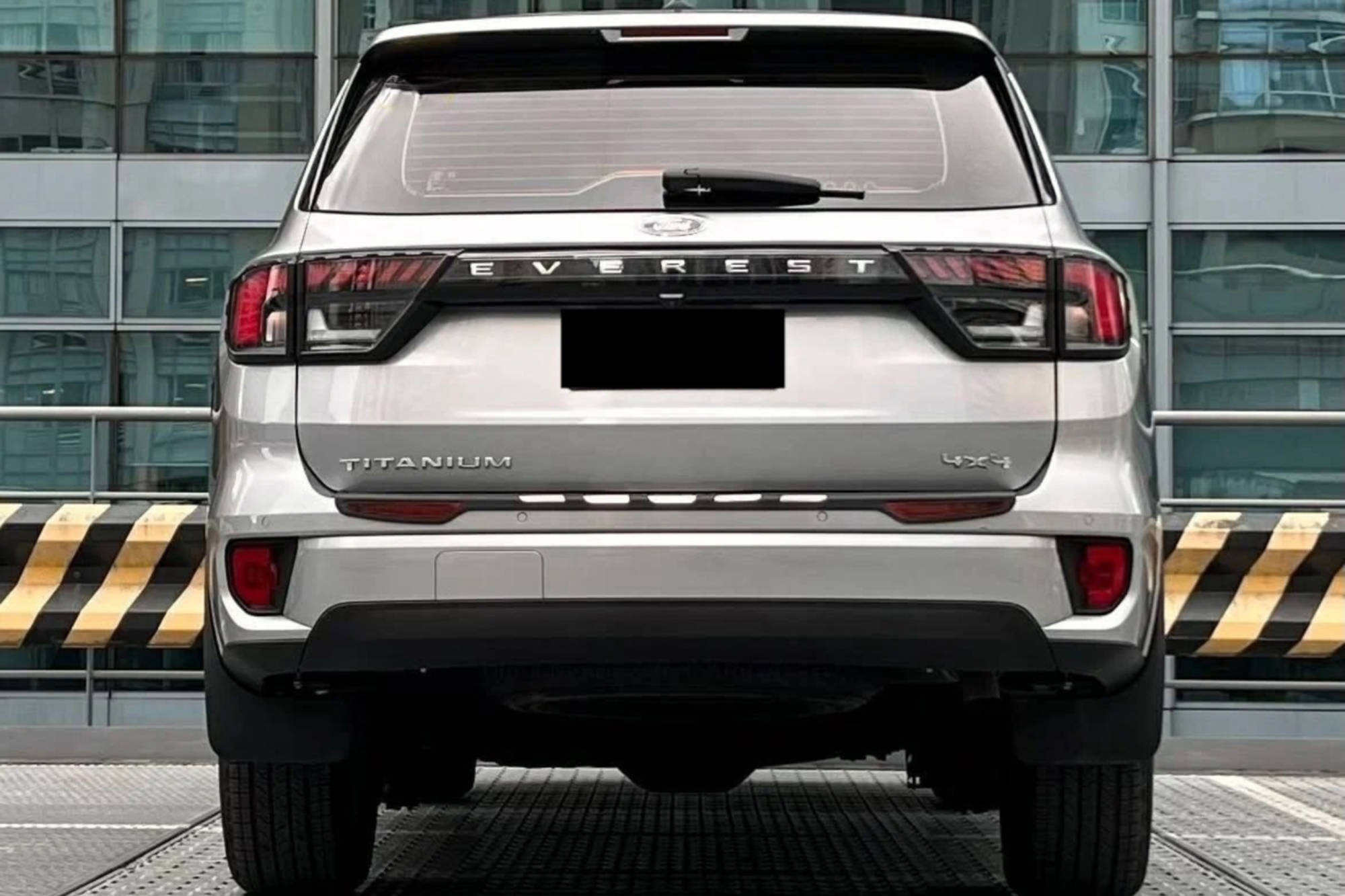 Ford Gris Everest