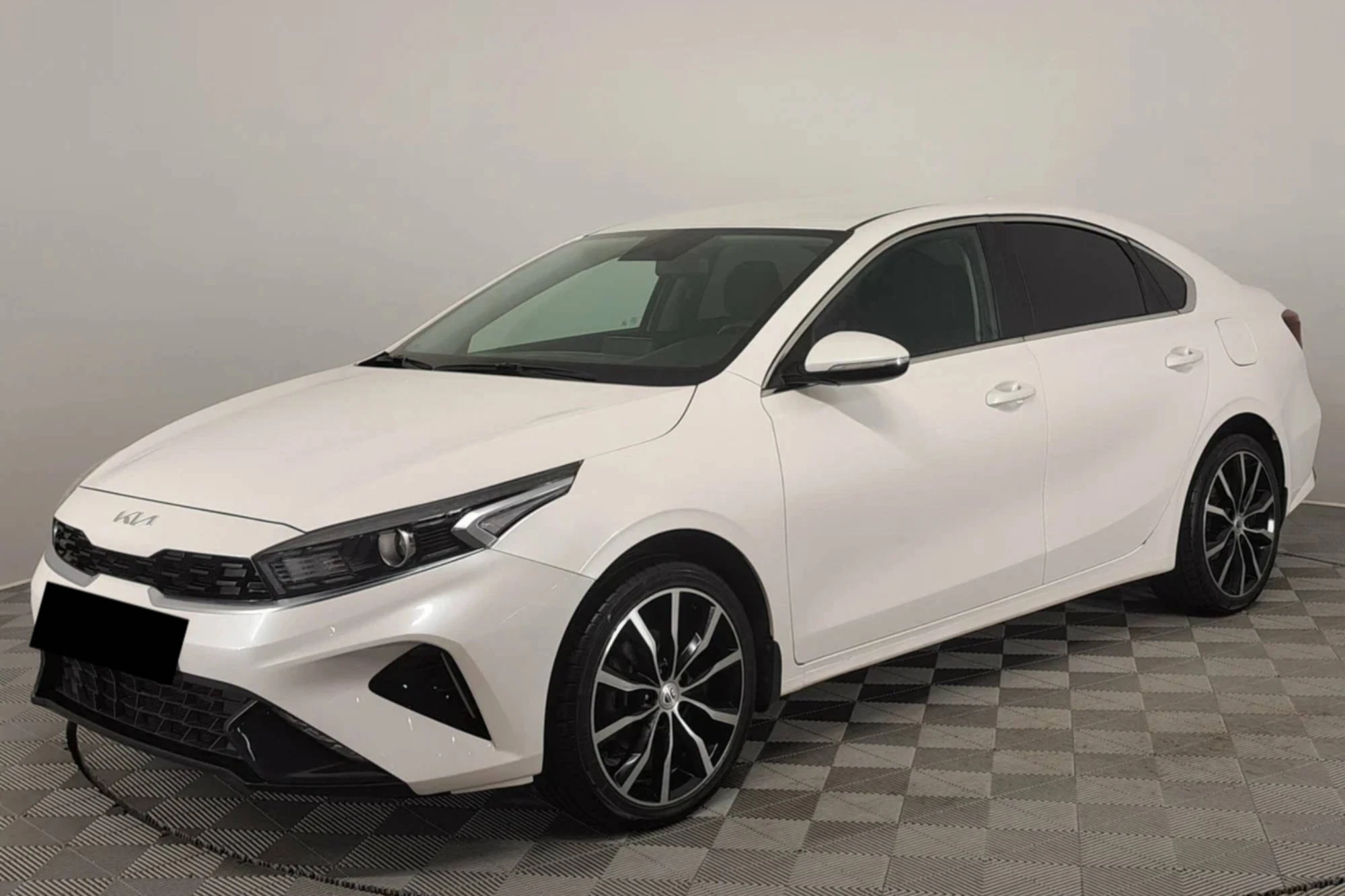 KIA Cerato White