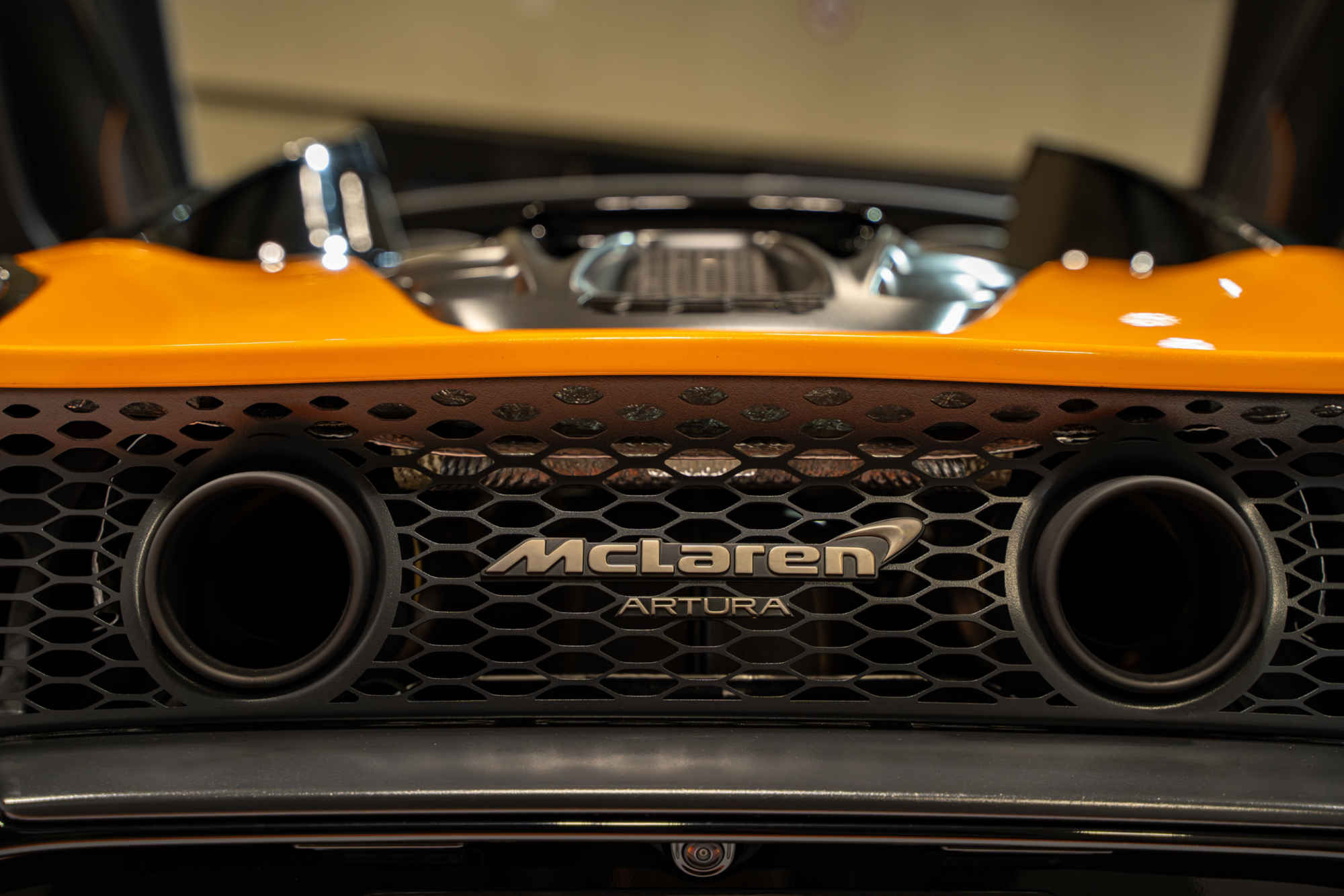 McLaren Artura برتقالي العنكبوت