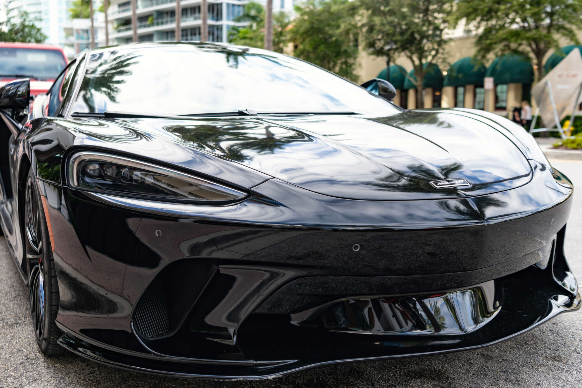 McLaren GT Black
