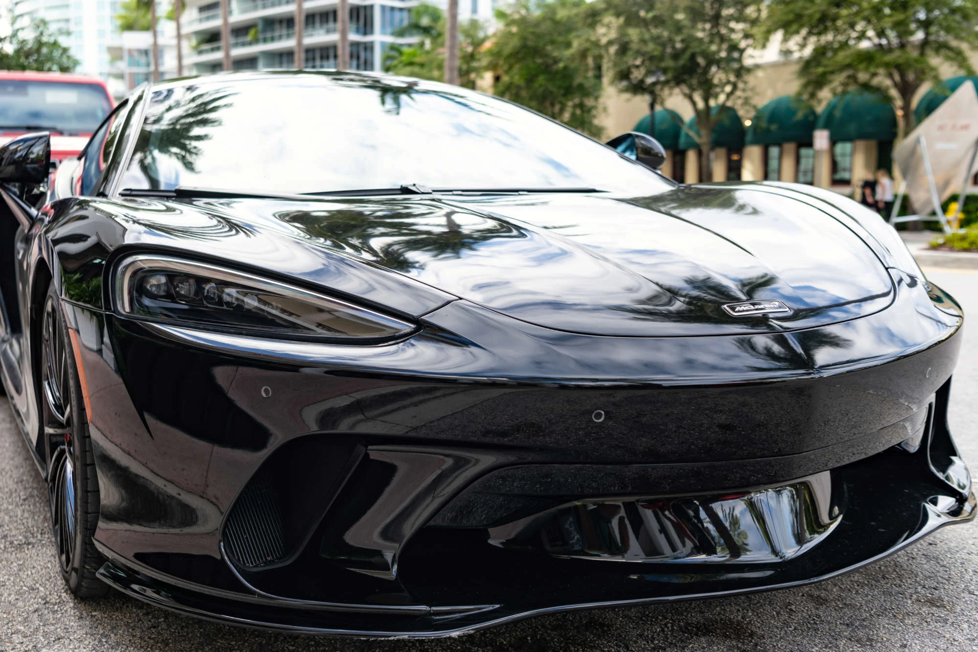 McLaren GT Black