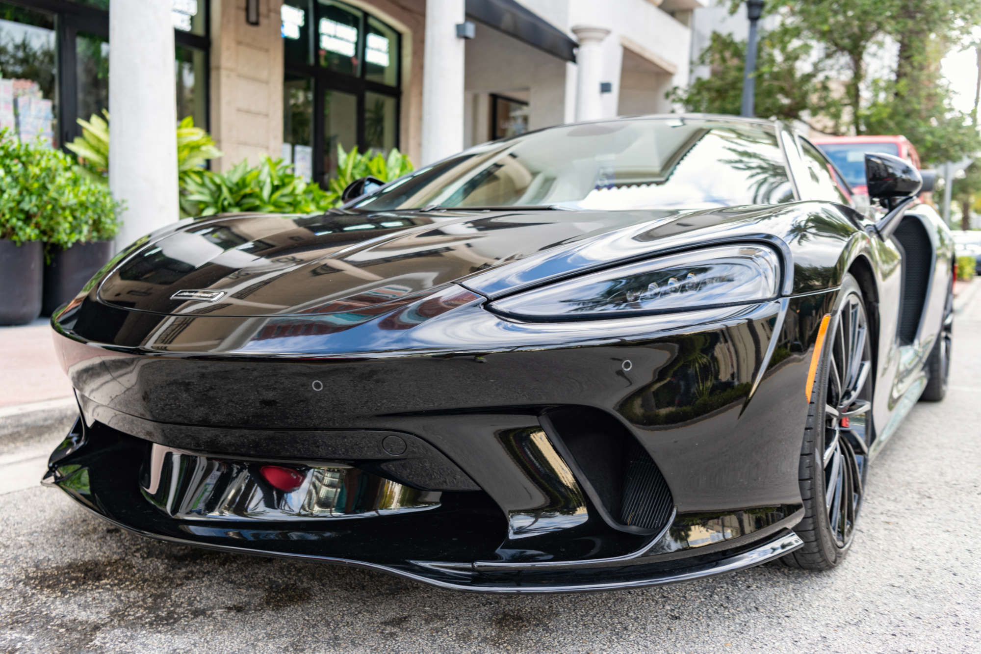 McLaren GT Black