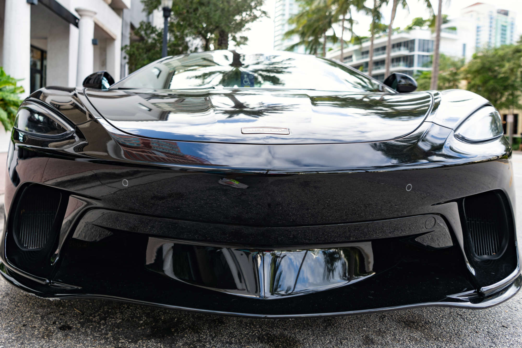 McLaren GT Black