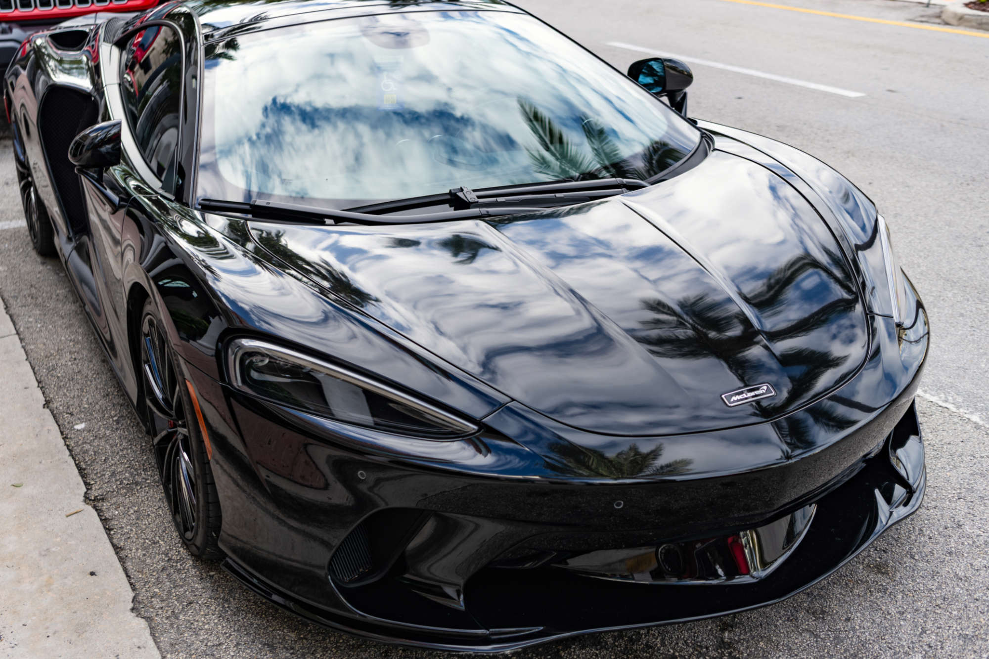 McLaren GT Black