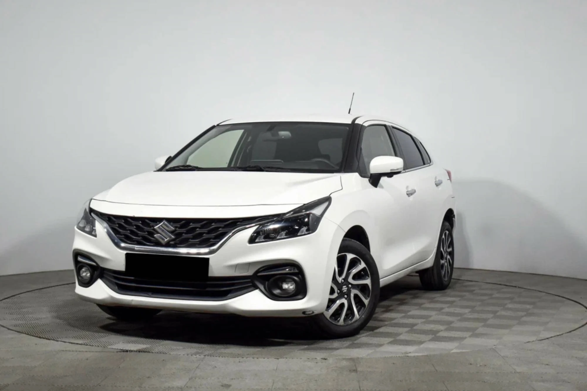 Suzuki Baleno White