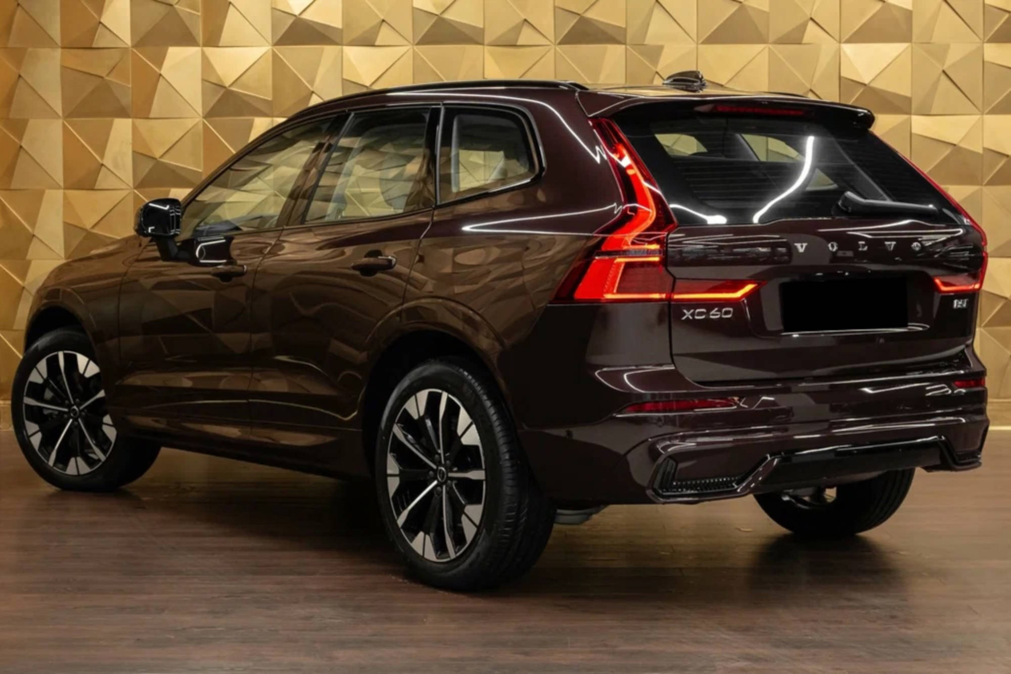 Volvo XC60 棕色