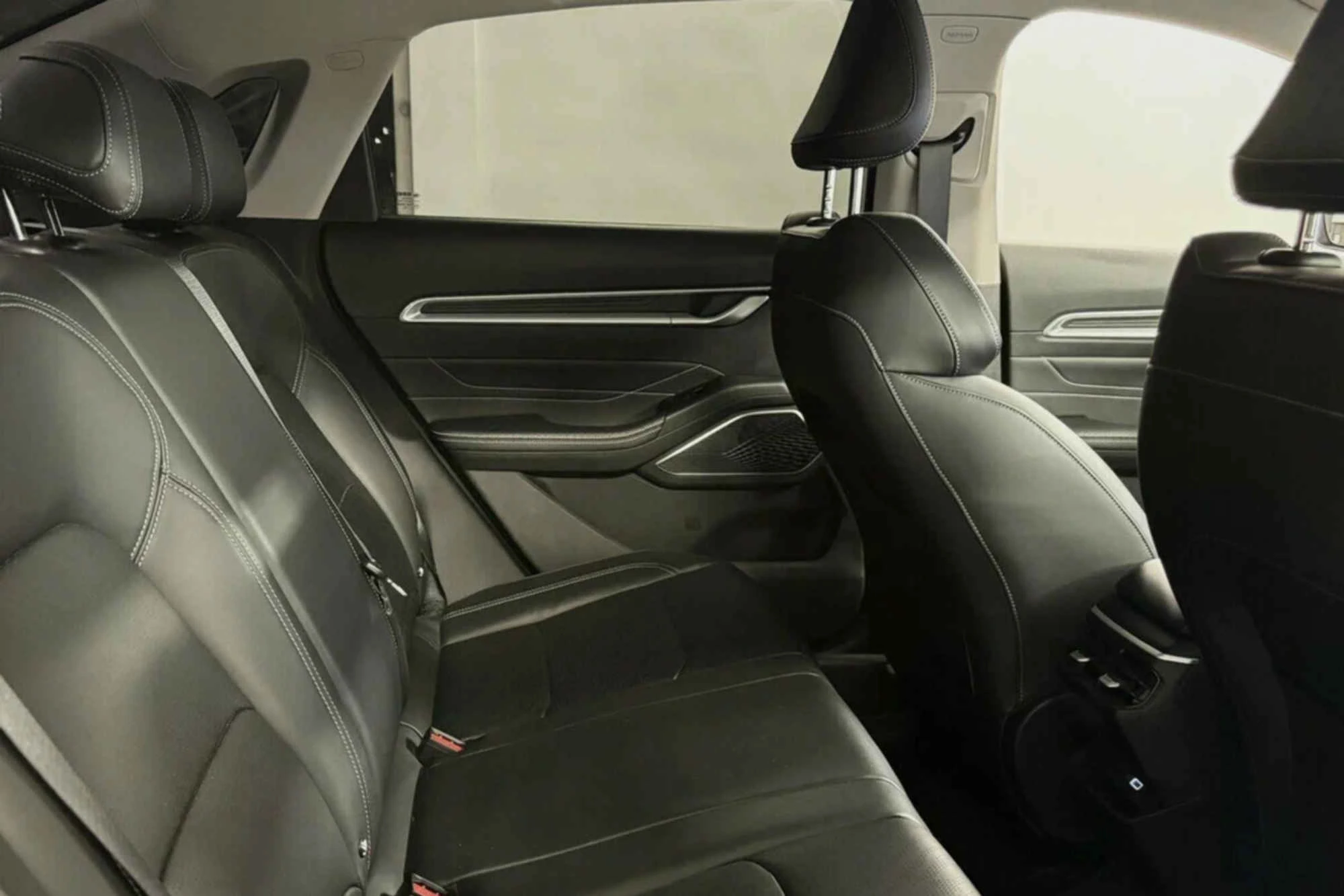 Geely Emgrand II Blanc