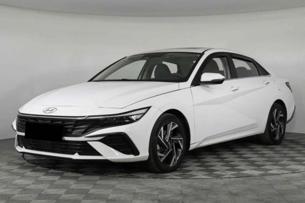 Hyundai 伊兰特 白色