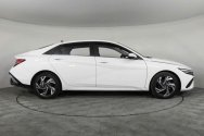 Hyundai 伊兰特 白色
