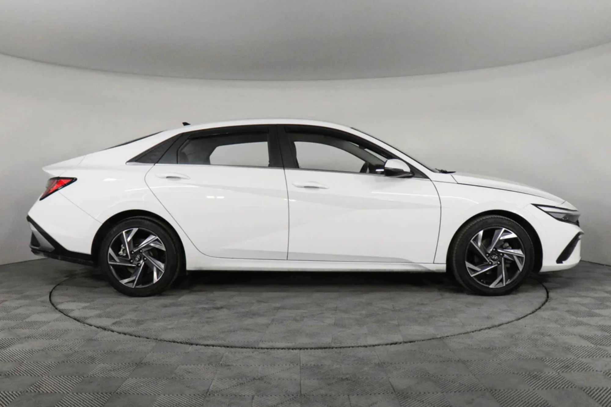 Hyundai Elantra White