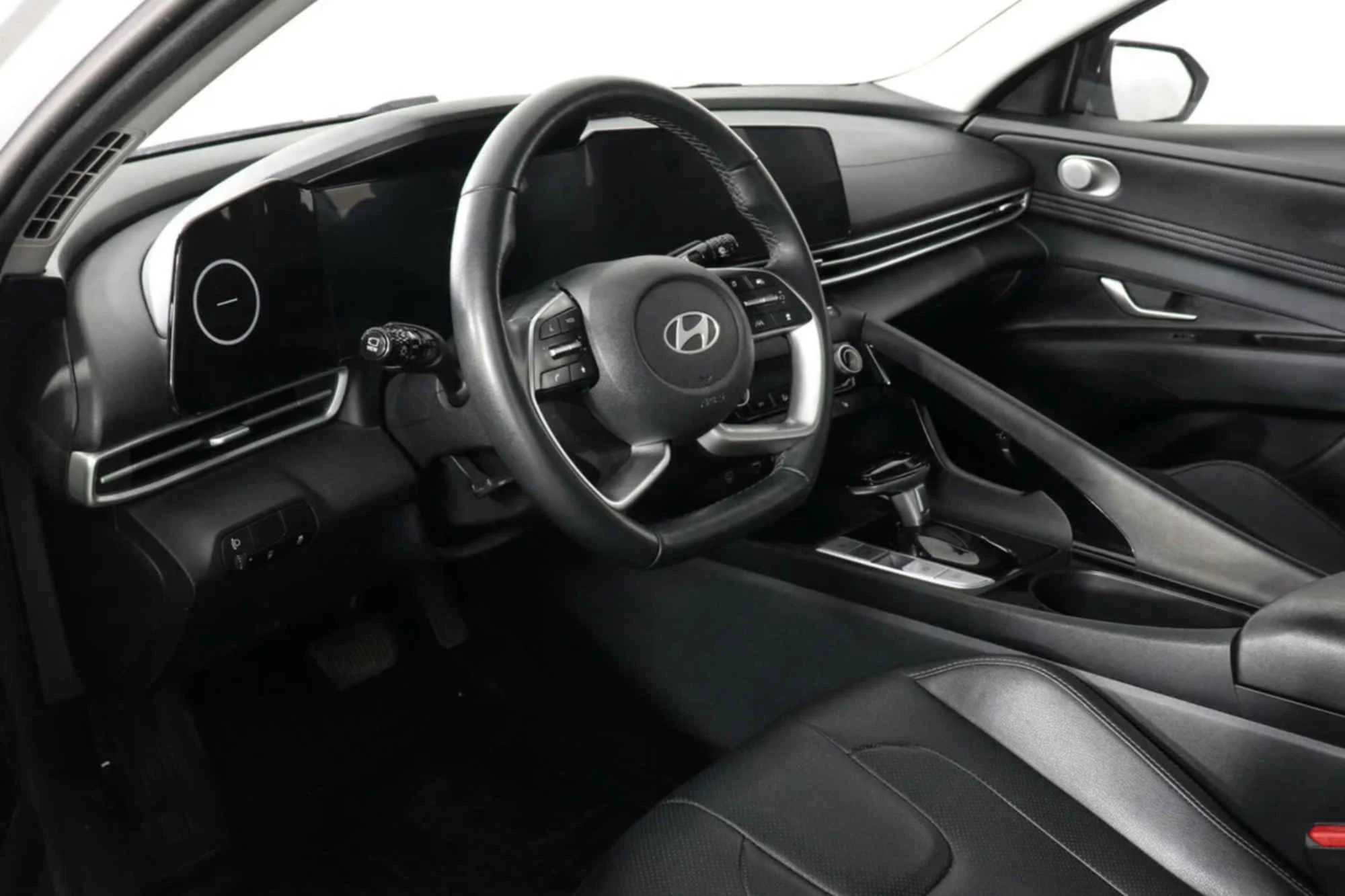 Hyundai Elantra White