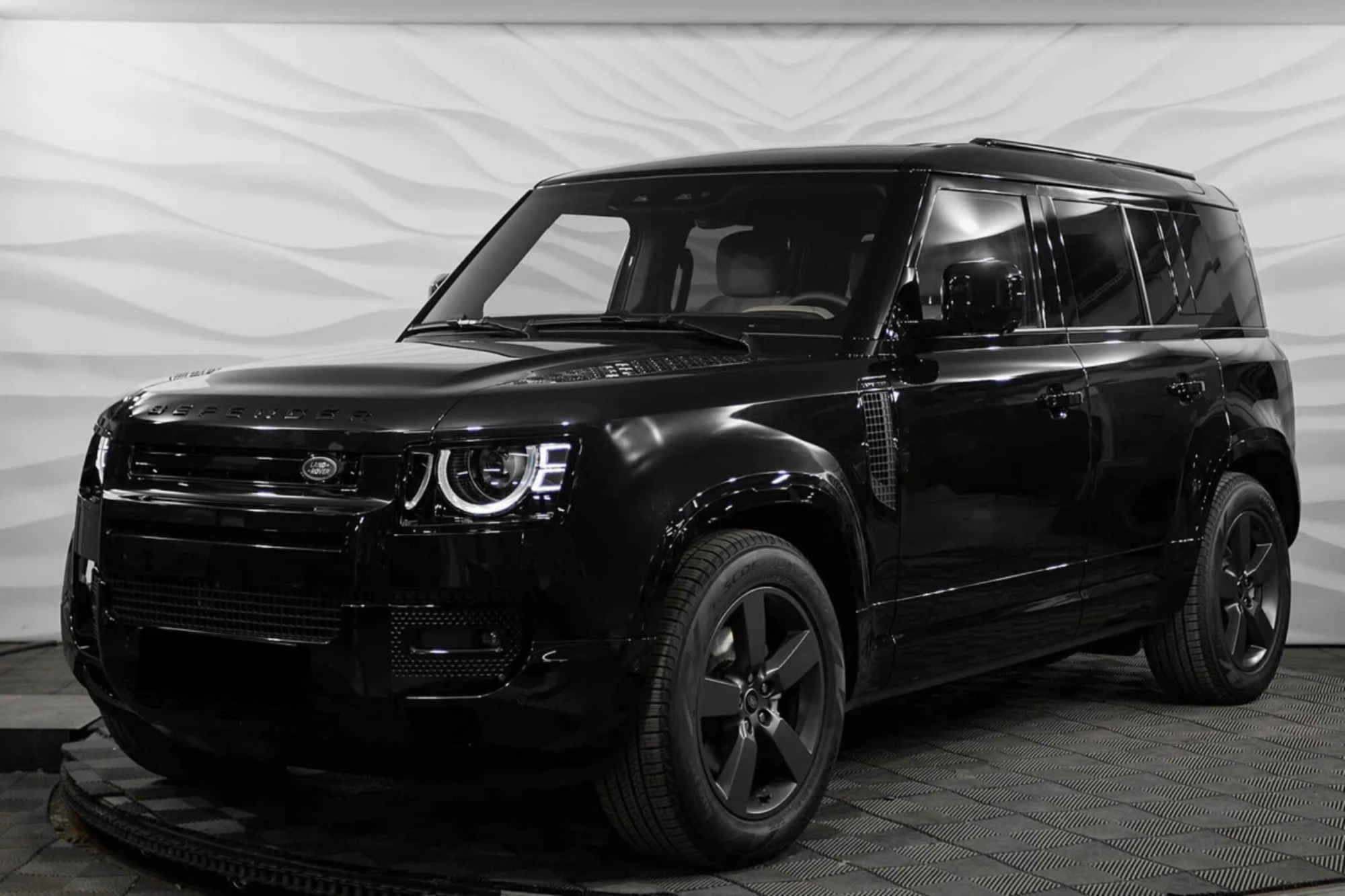 Land Rover Defender 110 Black